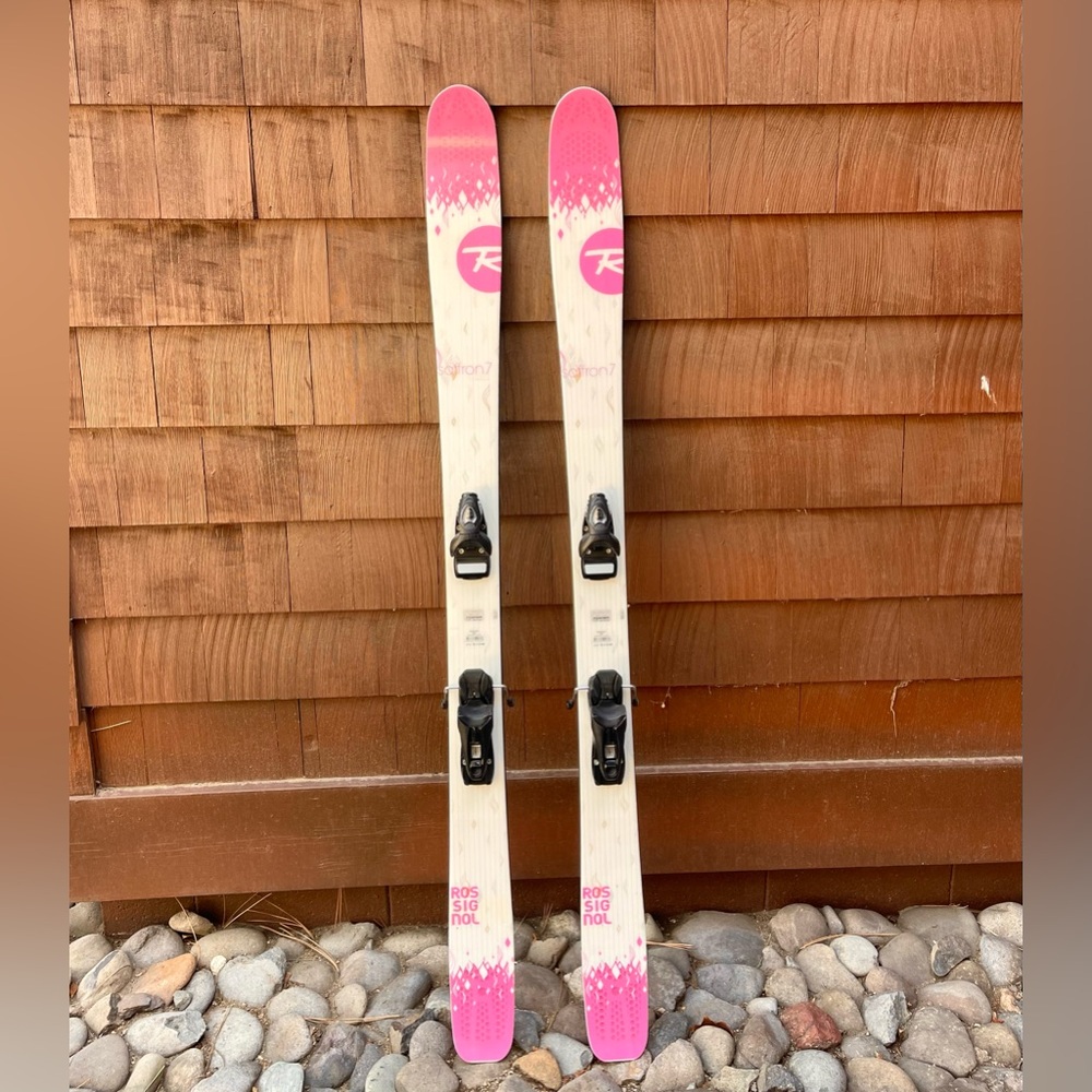 SKIS WOMEN ROSSIGNOL